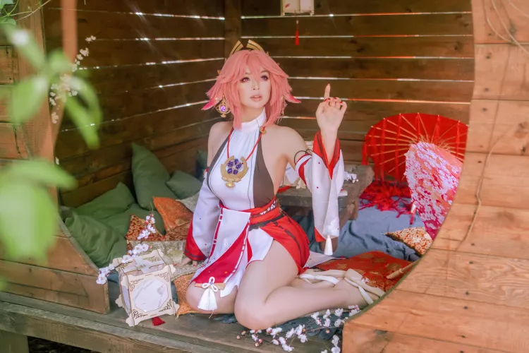 Thumbnail Yae Miko Cosplay Showcase by _sooyoungg: Cosplaygirls