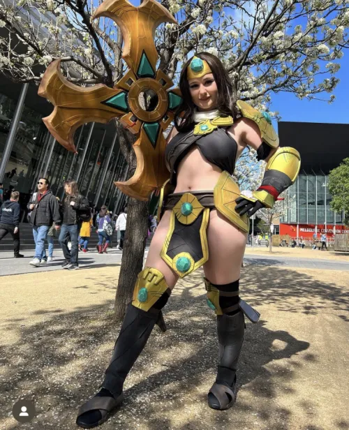 Thumbnail Graciewaifuxn as Sivir from League of Legends: Cosplay Queen