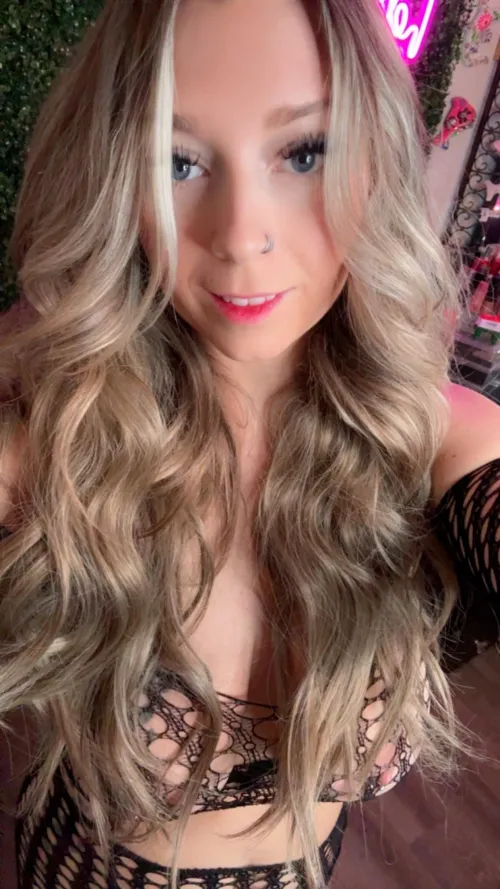 Thumbnail Fulfill Your Fantasy with a Blonde Beauty | JigglyMilf2023