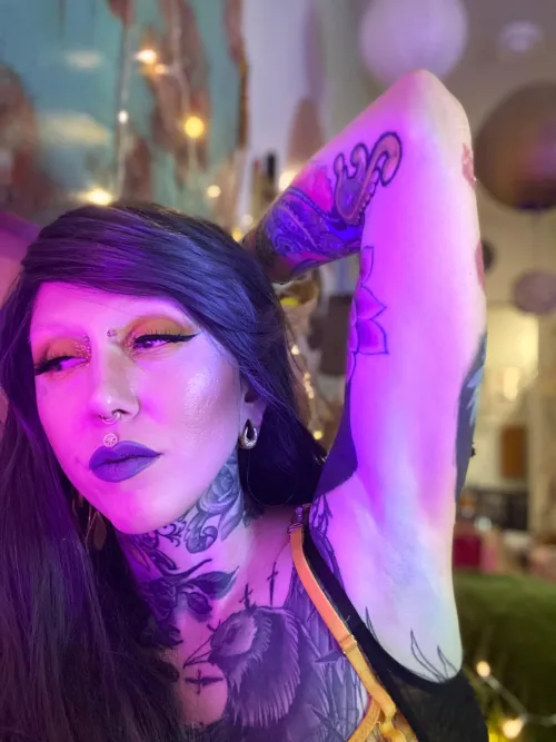 Thumbnail Sniff or Lick Enigmas: Exploring sadfemmeclub's Armpit Fascination