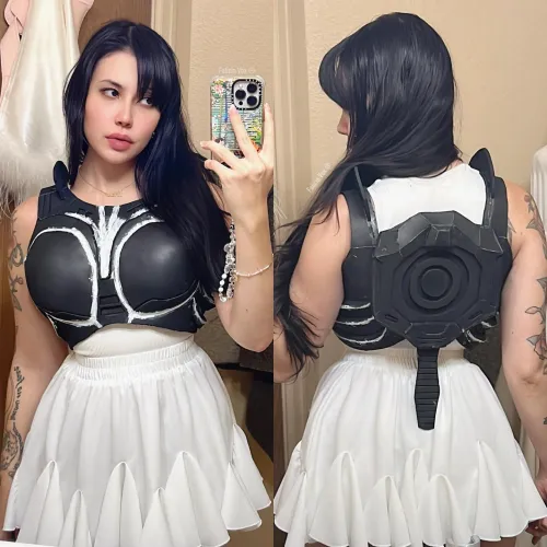 Thumbnail FeliciaVox Shares Work-in-Progress Foam Breastplate Creation