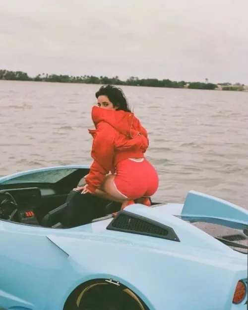 Thumbnail Camila Cabello's Celebrity Butt: A Sensational Sight to Behold