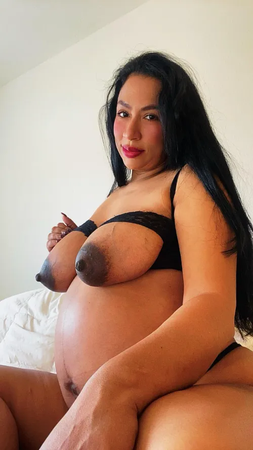 Thumbnail Pregnant-paula's Soothing Offer: 'Would you like a milk bath' - pregnantporn