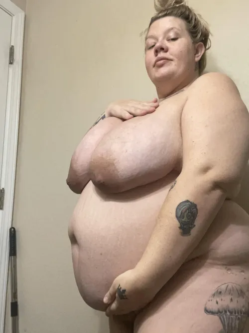 Thumbnail Countdown to Delivery: Dive into brattytabby's PreggoPorn World