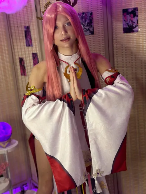 Thumbnail Yae Miko Cosplay by Poly: Dive into the World of Cosplaygirls