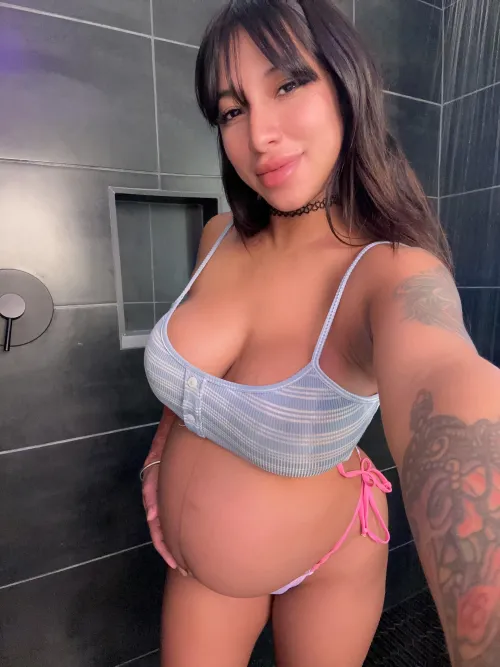 Thumbnail Shower-Watch Fantasy: Rosa_cumguzzler's CuckoldPregnancy Revelation