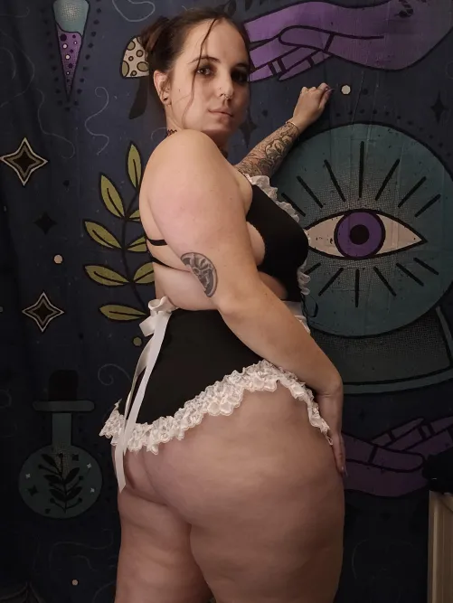 Thumbnail Thicc Booty Alert: Highlighting thecobblerswife in Booty Queens