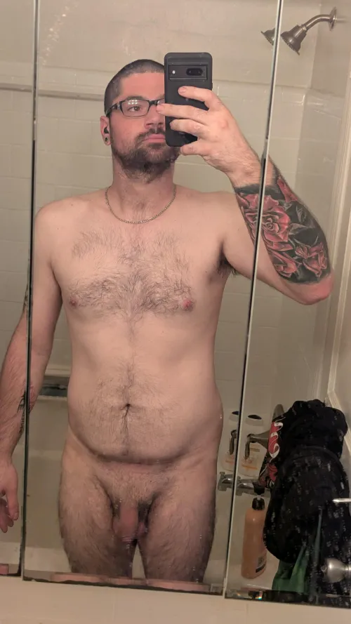 Thumbnail Community Opinion: 'M 31yo 5 11 195lbs - What you all think' by Otherwise_Cash3936 in Normalnudes