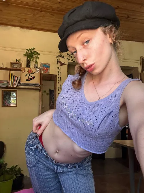 Thumbnail throwhb's Confession: Croptops Are a Style Weakness