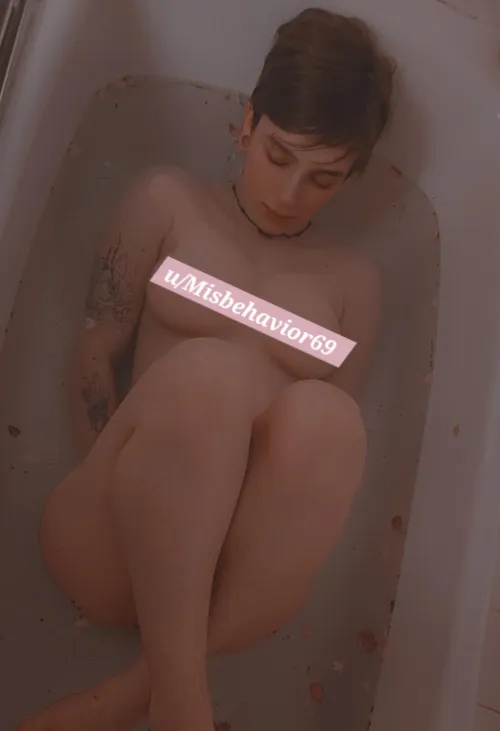 Thumbnail Relaxing Moments: Bath Time Bliss by Misbehavior69 | shorthairchicks