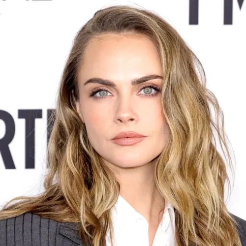 Thumbnail Cara Delevingne: Unveiling Beauty in PrettyGirls Category