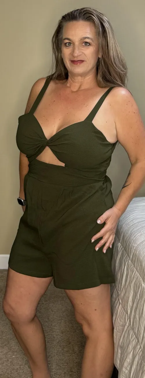 Thumbnail Embracing Curves: Stacy_Undercover's Love for Showing Off in slightlychubby