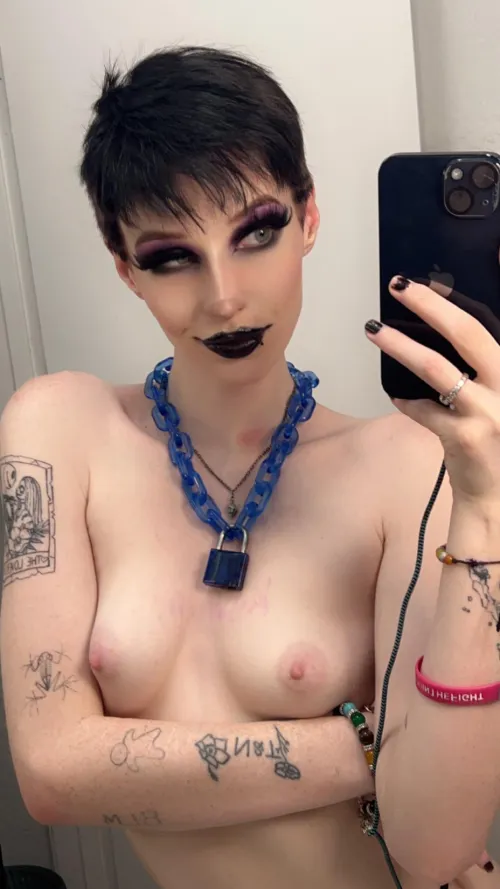 Thumbnail Stylishly Shaved by yourstoner in the PunkGirls Category