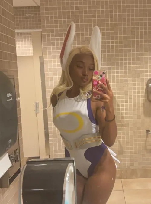 Thumbnail Fineechiina's Miruko from My Hero Academia | cosplaygirls