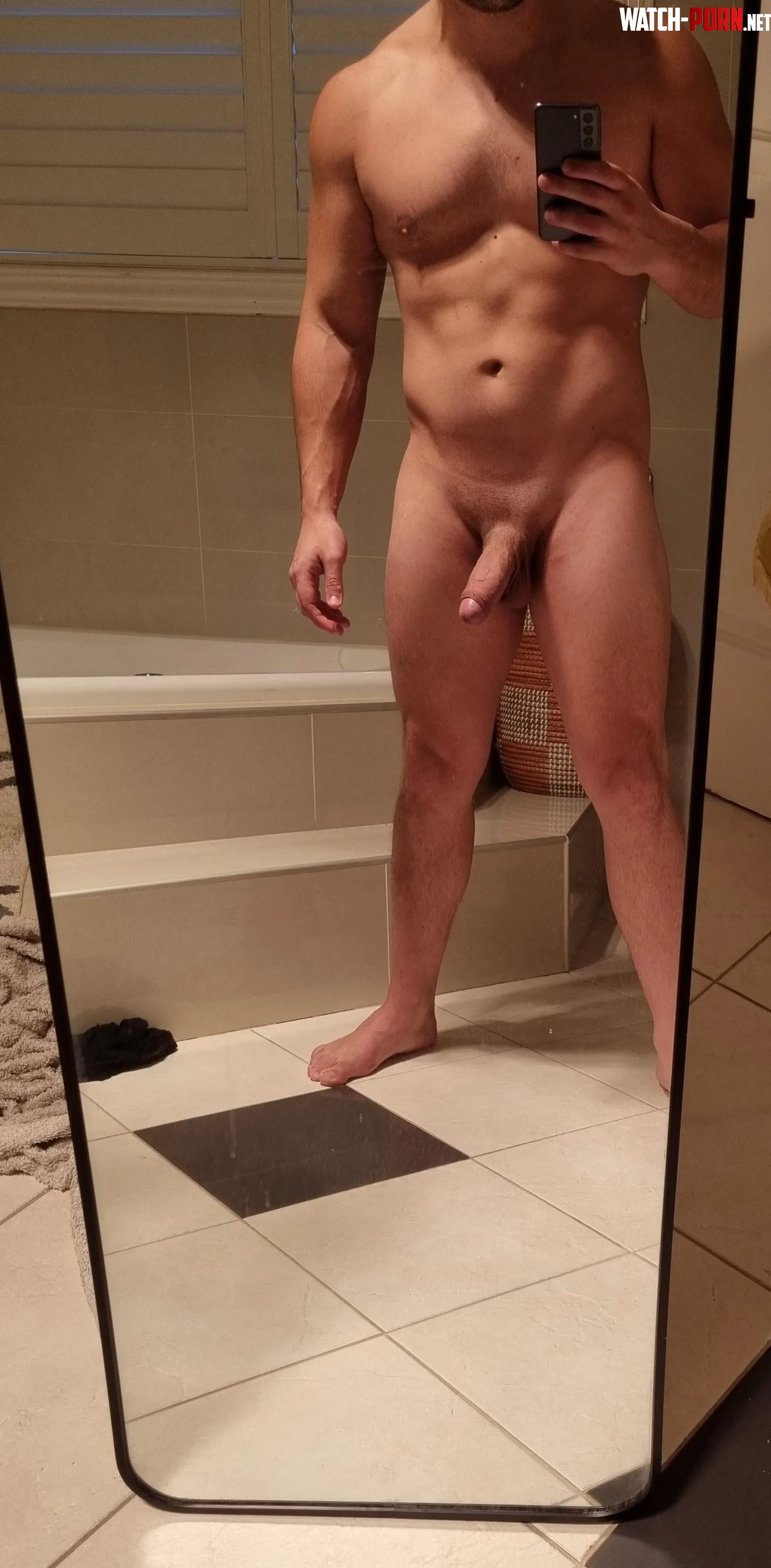 28 M 510 85kg Lost alot of weight this year and recently got back into shape I would love to get some opinions by Johnny_Big_D_