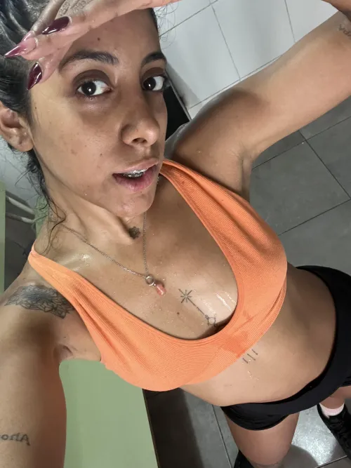 Thumbnail Brunettesweett's Sweaty Gym Efforts Revealed