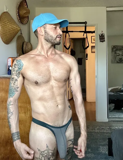 Thumbnail Notorious_dani_boy Explores the Art of 'Hanging Out at Home' in GayThong