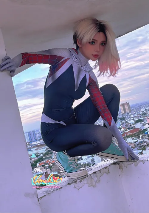 Thumbnail Spider Gwen by Umeko J - Dive into the World of Cosplay