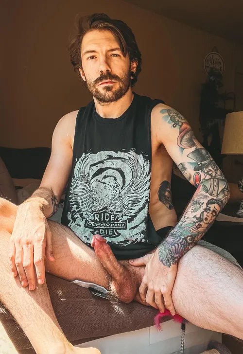 Thumbnail CrazyCurrency2372's Compelling Take on Making Out | hotguyswithtattoos