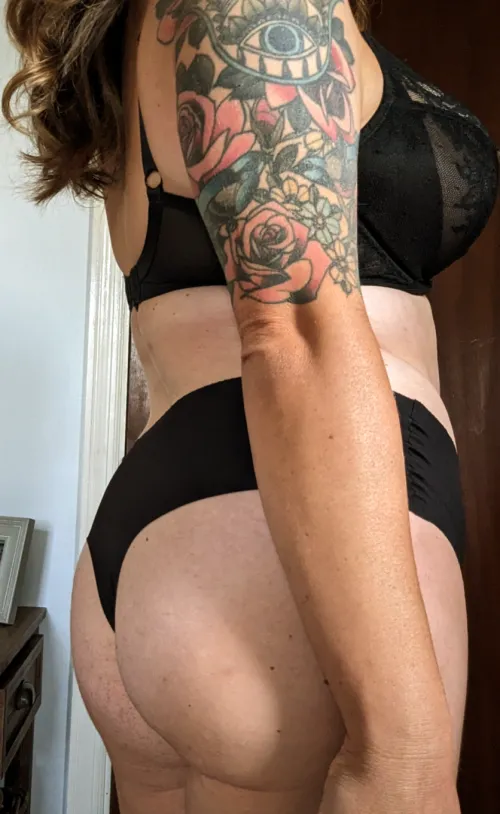 Thumbnail MicksSluttyWife in Classic Elegance - Black Thong Obsession