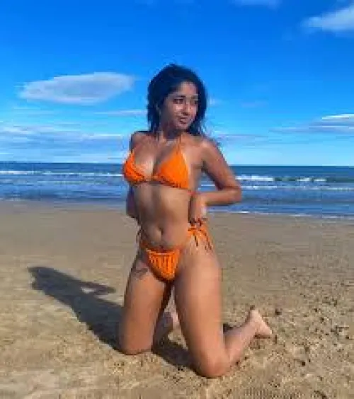 Thumbnail Discovering Maitreyi Ramakrishnan in CelebsGW