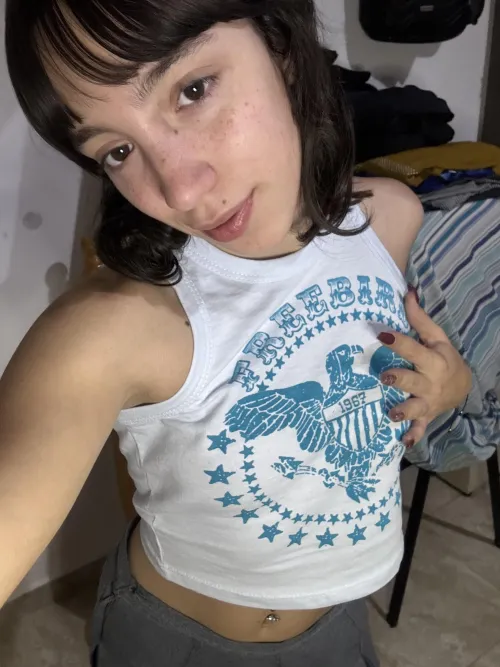 Thumbnail Can't Touch This: Discovering Graciiiexmangoo's Flaunt in Crop Tops