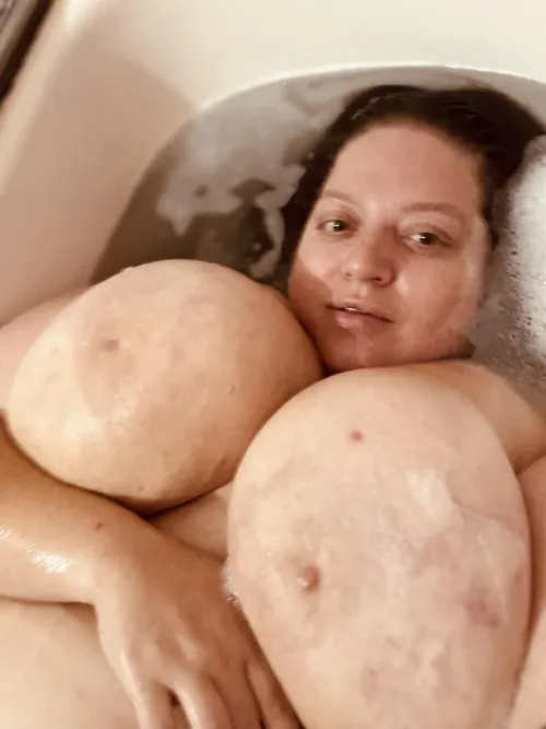 Thumbnail Relaxing Bath Time with titiwiththetitties in ssbbw