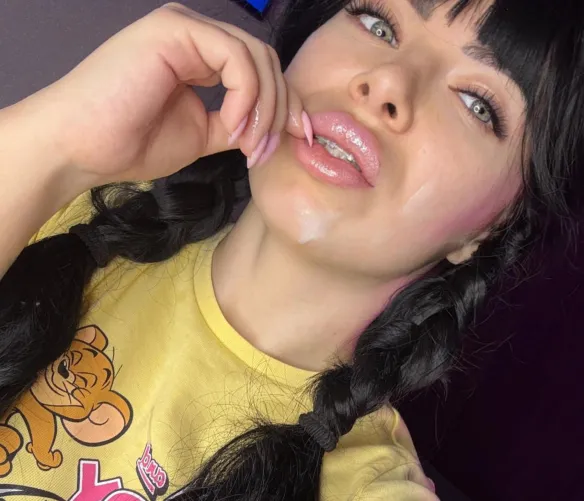 Thumbnail samykiwi Tempts You: Let Your Cum Land on Her Face