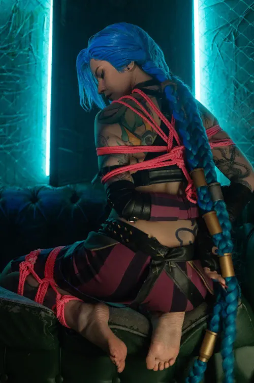 Thumbnail Arcane Jinx Cosplay by BakaFuwa: A Remarkable Transformation