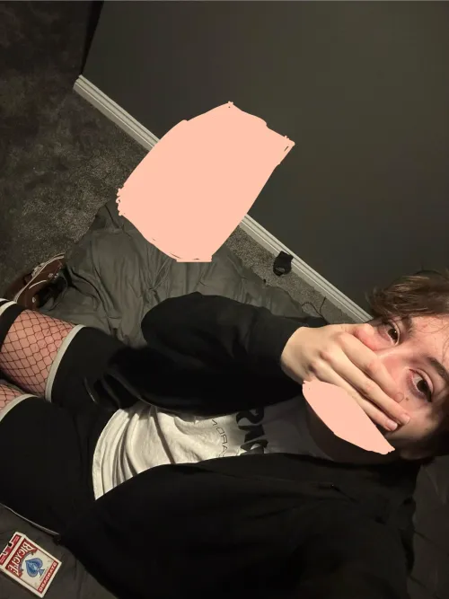 Thumbnail freemarime's First Time with Eyeliner - A femboy's Journey