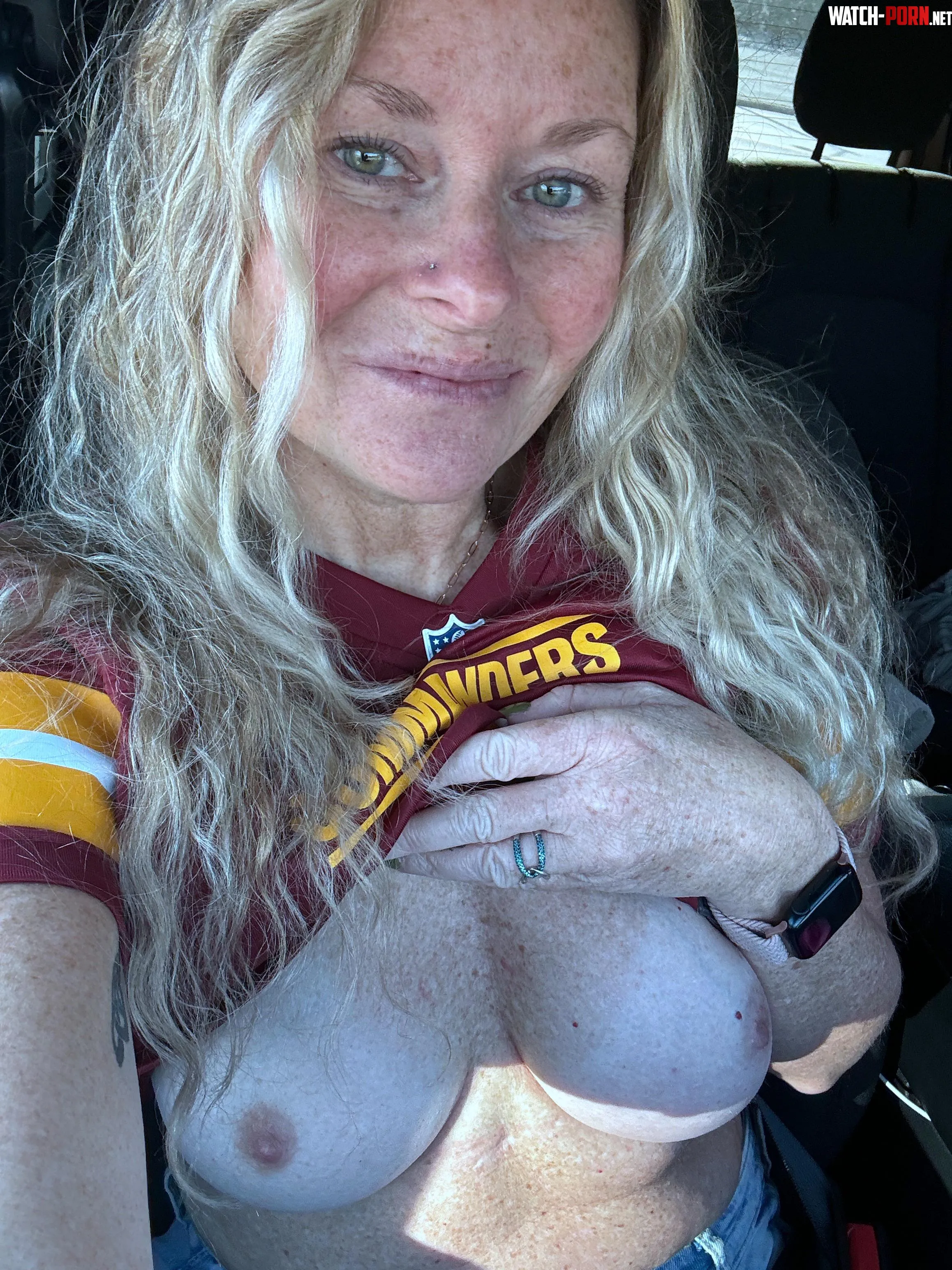 Its MILF Monday so be sure to show your favorite MILF some love by Just-To-Explore28