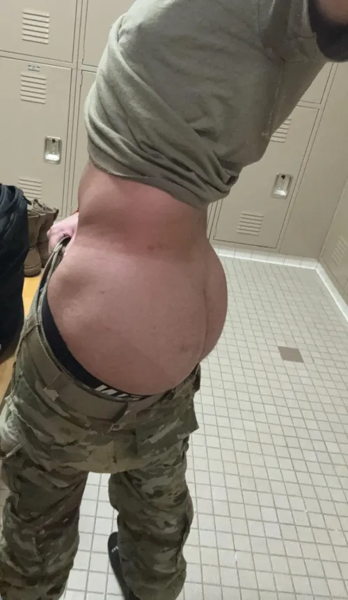 Thumbnail Salute to Seduction: Dive into Army Ass For You by sirhendricksonn