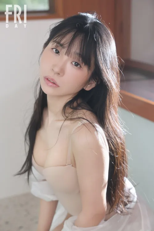 Thumbnail Mirin Furukawa: Dive into Gravure Elegance