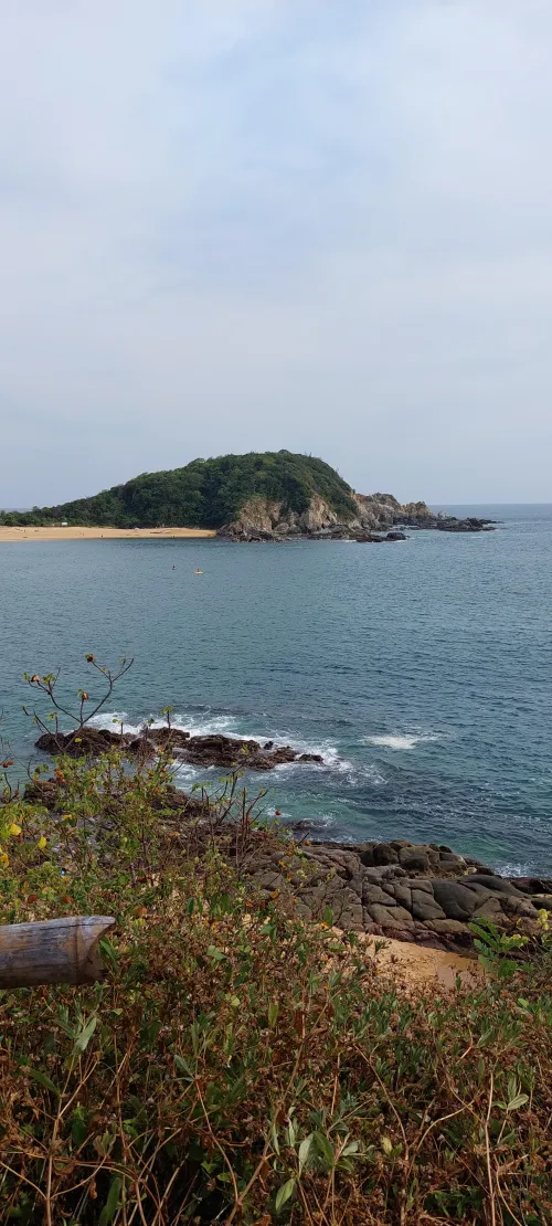 Thumbnail Discover Bahias de Huatulco in Autumn - A Beach Paradise