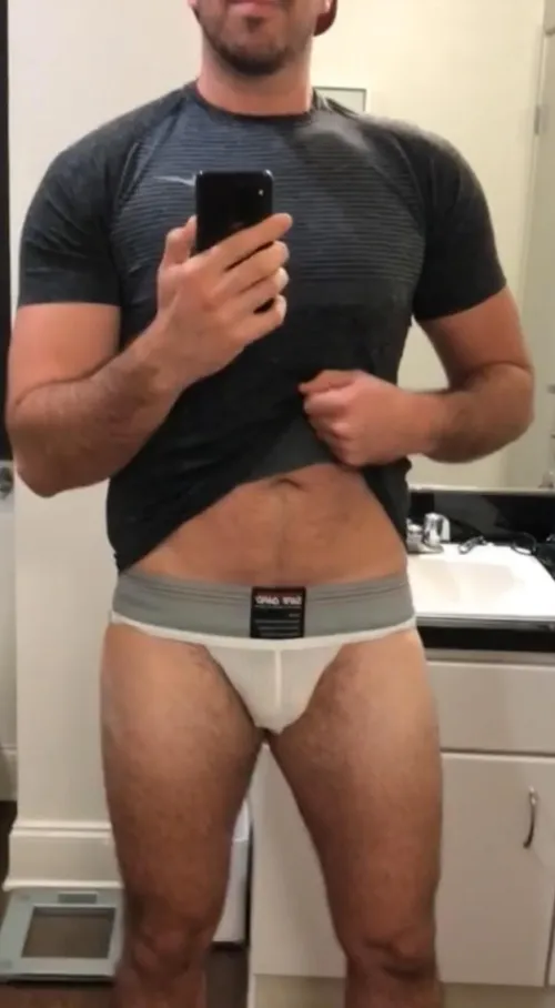 Thumbnail gay-in-ca Rocks the Classic Jock Look in broslikeus