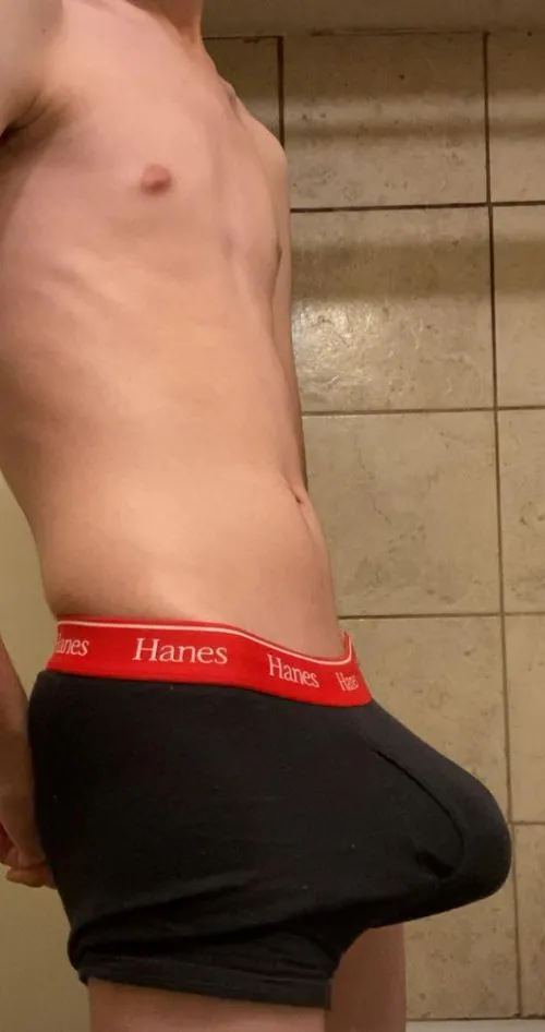 Thumbnail Hanes Bulge Unveiled: Styling Tips and Tricks