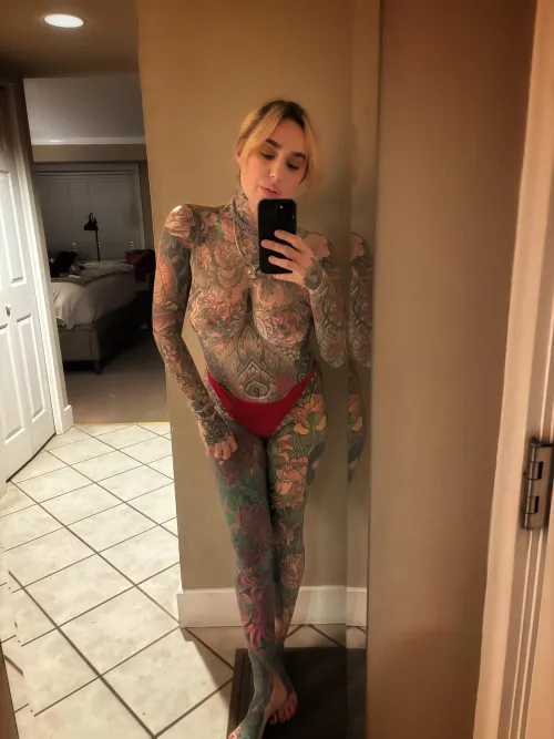 Thumbnail Alluring Mystery: 'I'm Waiting for You to Come Say Hi' on OnlyFans | youryummybunny