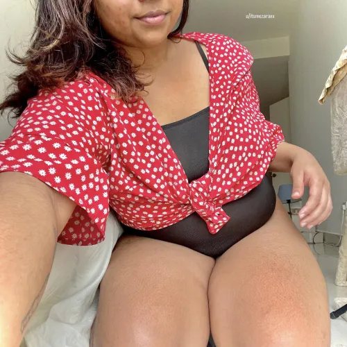 Thumbnail Embracing Thick Brown Thighs | itsmezaraxx