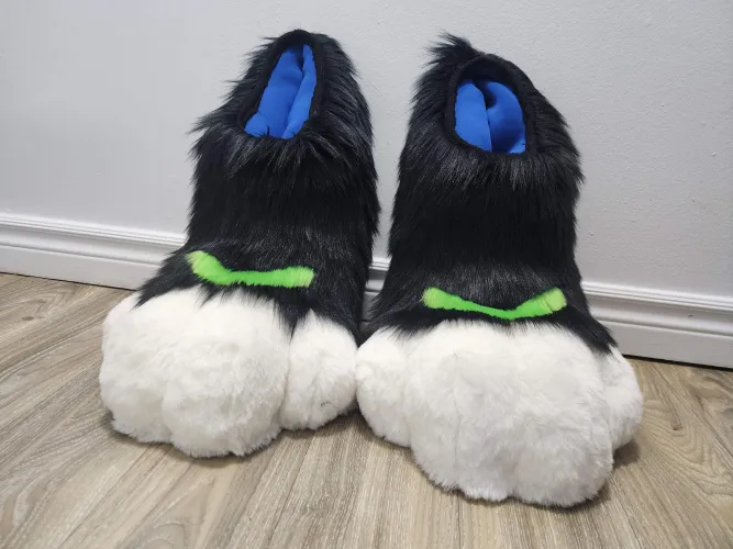 Thumbnail FritoLaydy's Completed Feetpaws: Furry Creations Revealed