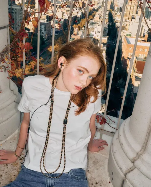 Thumbnail Sadie Sink: Captivating Beauty in Focus | Reasonable-Owl-3857