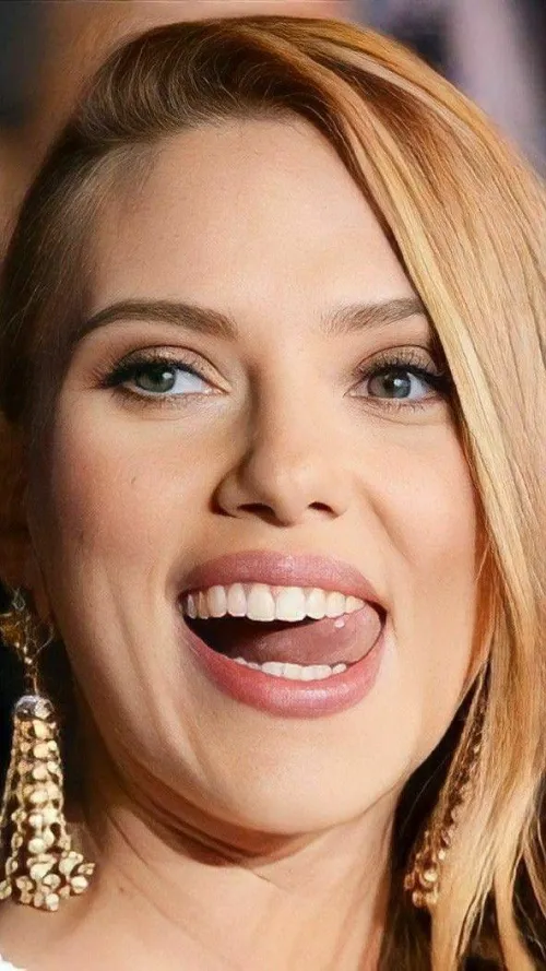 Thumbnail Scarlett Johansson: A Picture of Elegance