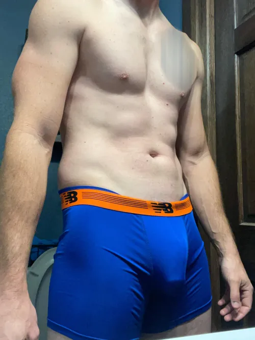 Thumbnail Feeling Blue: oli_klosehoff's Mood and Bulges Shared