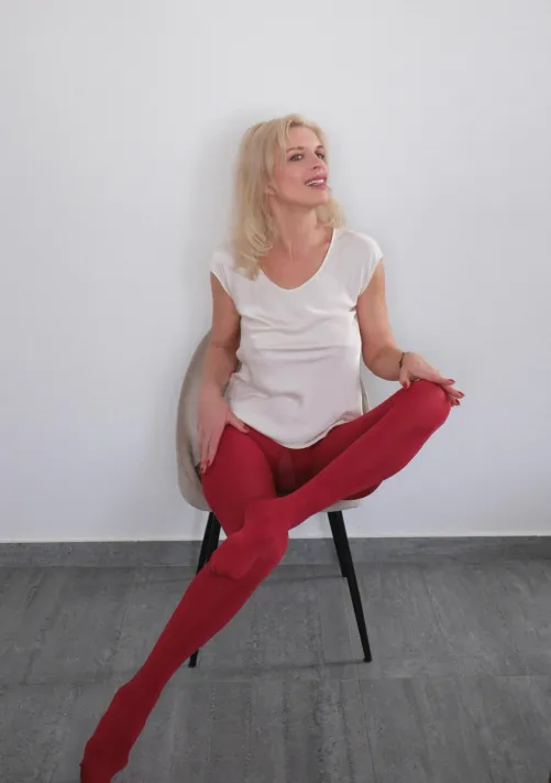 Thumbnail Exploring Red in Pantyhose: Story by epiphanylove_