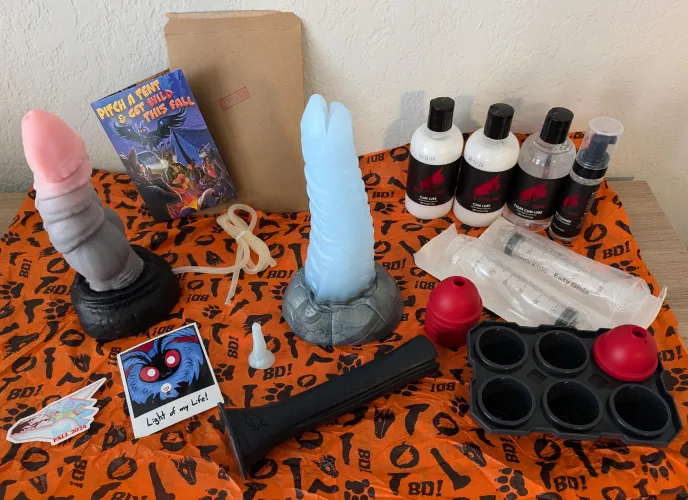 Thumbnail Discover the Latest Haul from hellcat_xo on BadDragon