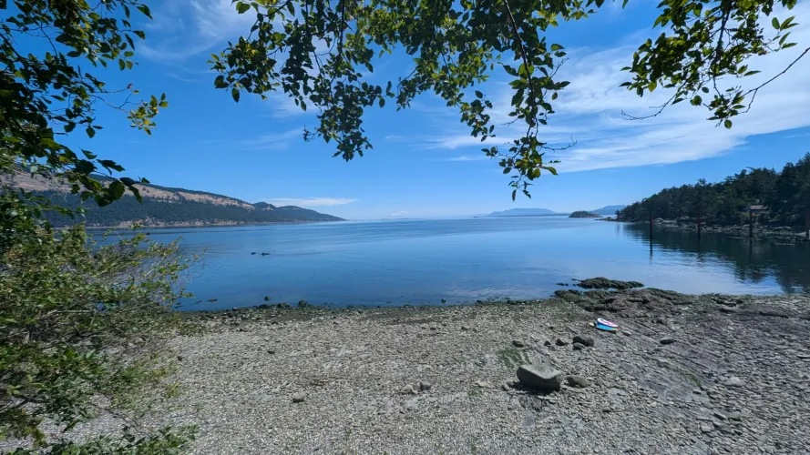 Thumbnail Experience South Pender Island's Beach Beauty