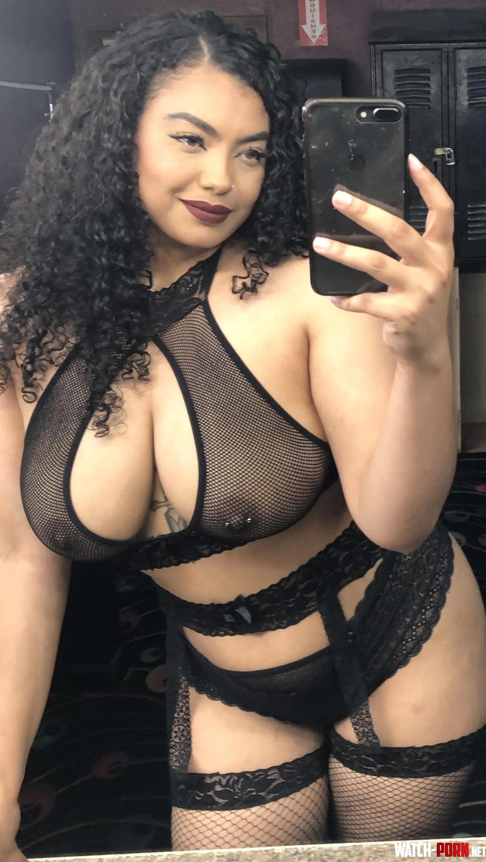 a big tiddy goth mommy like myself deserves to be worshipped  by goddess_phoenixxx