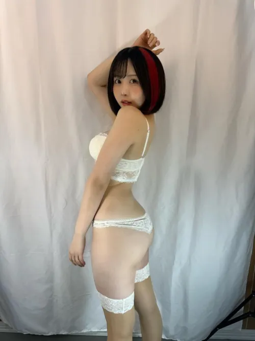 Thumbnail yomichi yuki: The Allure of Gravure Modeling by klaymarion