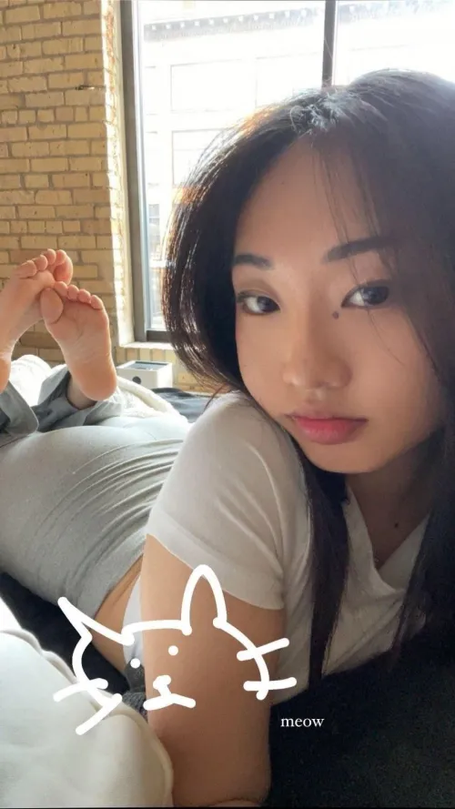 Thumbnail Engage in Realasian Beauty: What Do You Think of Her? | PangolinFinancial398