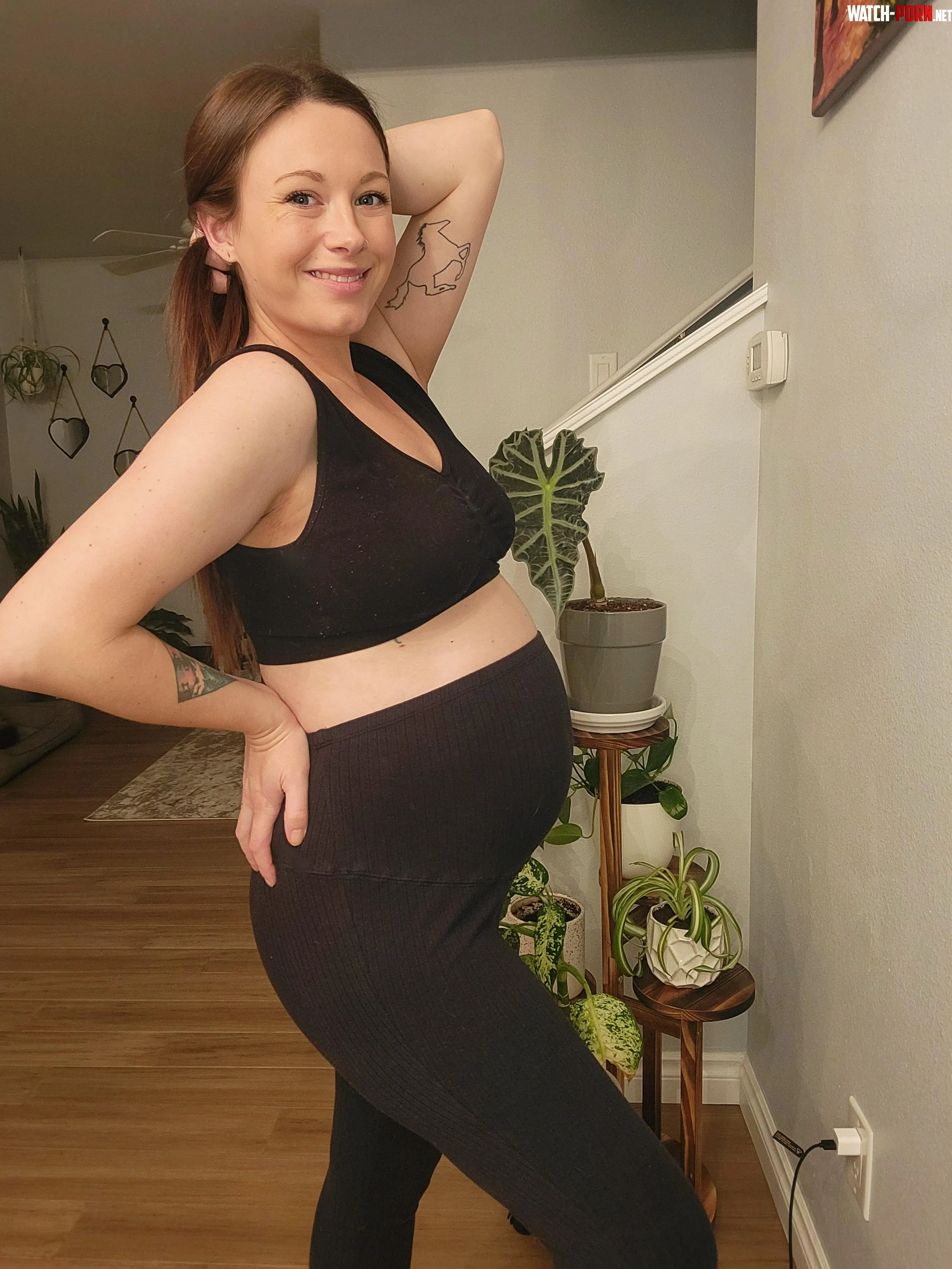 Do you like how my body looks at 27 weeks by thatcuntrygirl524