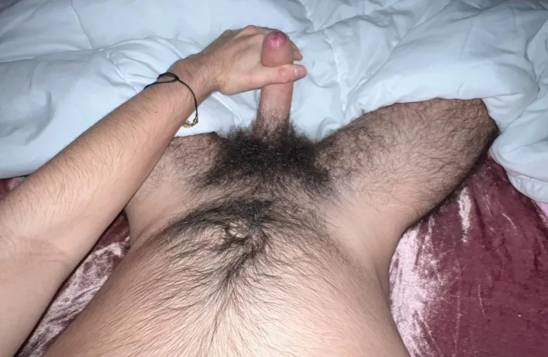 Thumbnail Broslikeus Dilemma: Embracing the Hairiness at 21